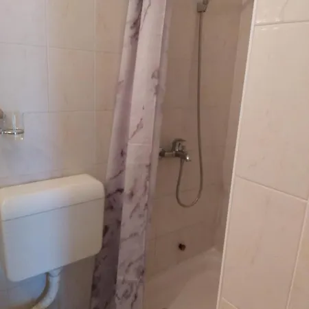 Apartment Tralic *